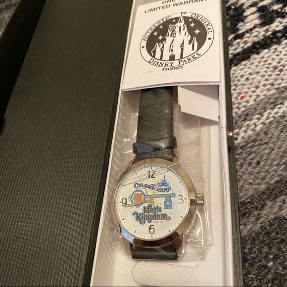 VINTAGE Magic Kingdom  Watch main image 3